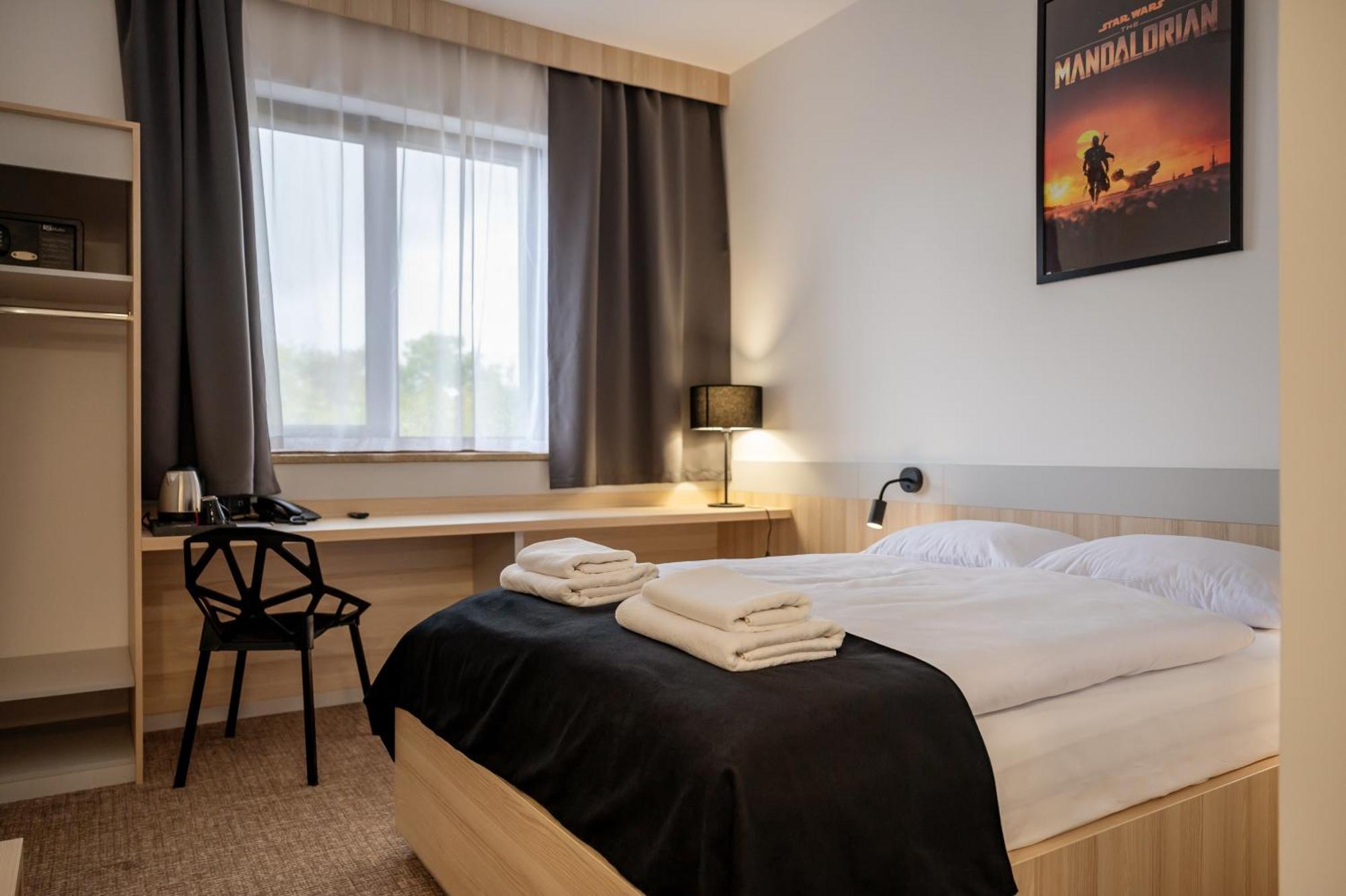 Hotel Dworski Galaktyczny Park Warzymice المظهر الخارجي الصورة