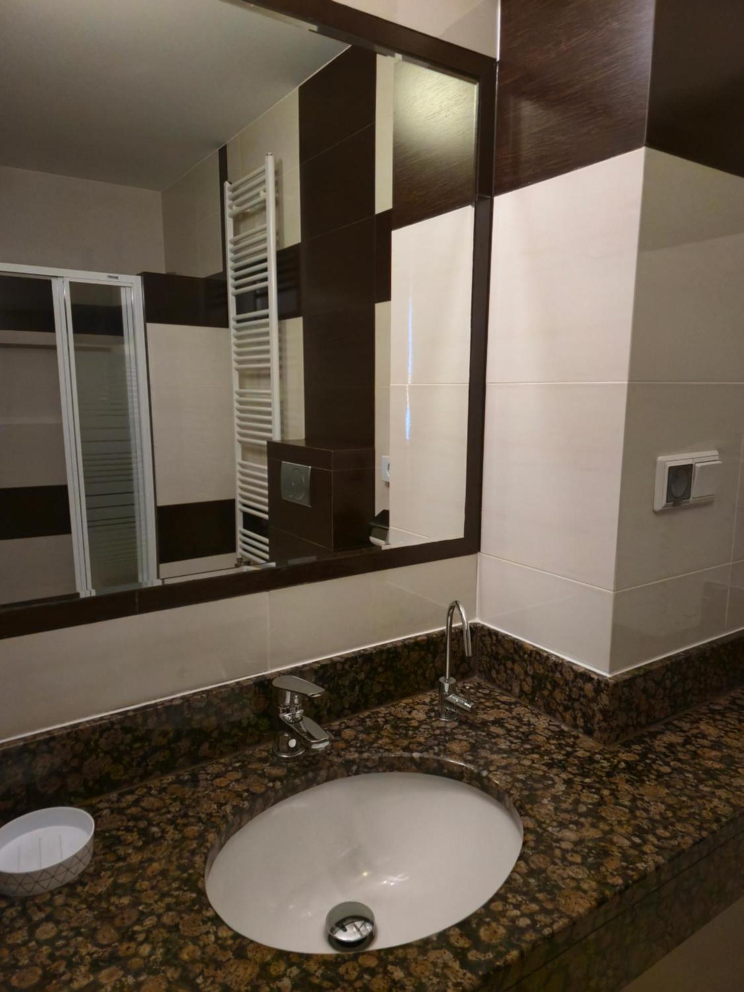 Hotel Dworski Galaktyczny Park Warzymice المظهر الخارجي الصورة