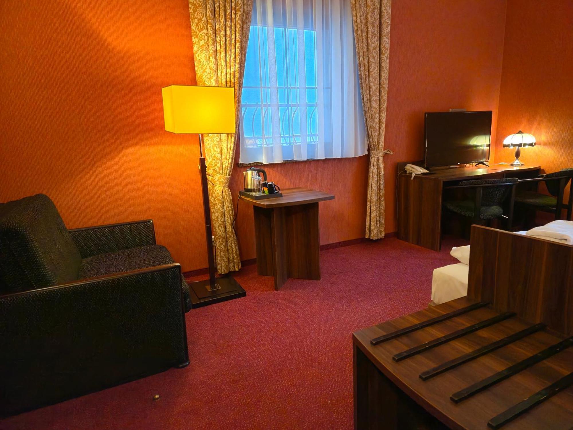 Hotel Dworski Galaktyczny Park Warzymice المظهر الخارجي الصورة