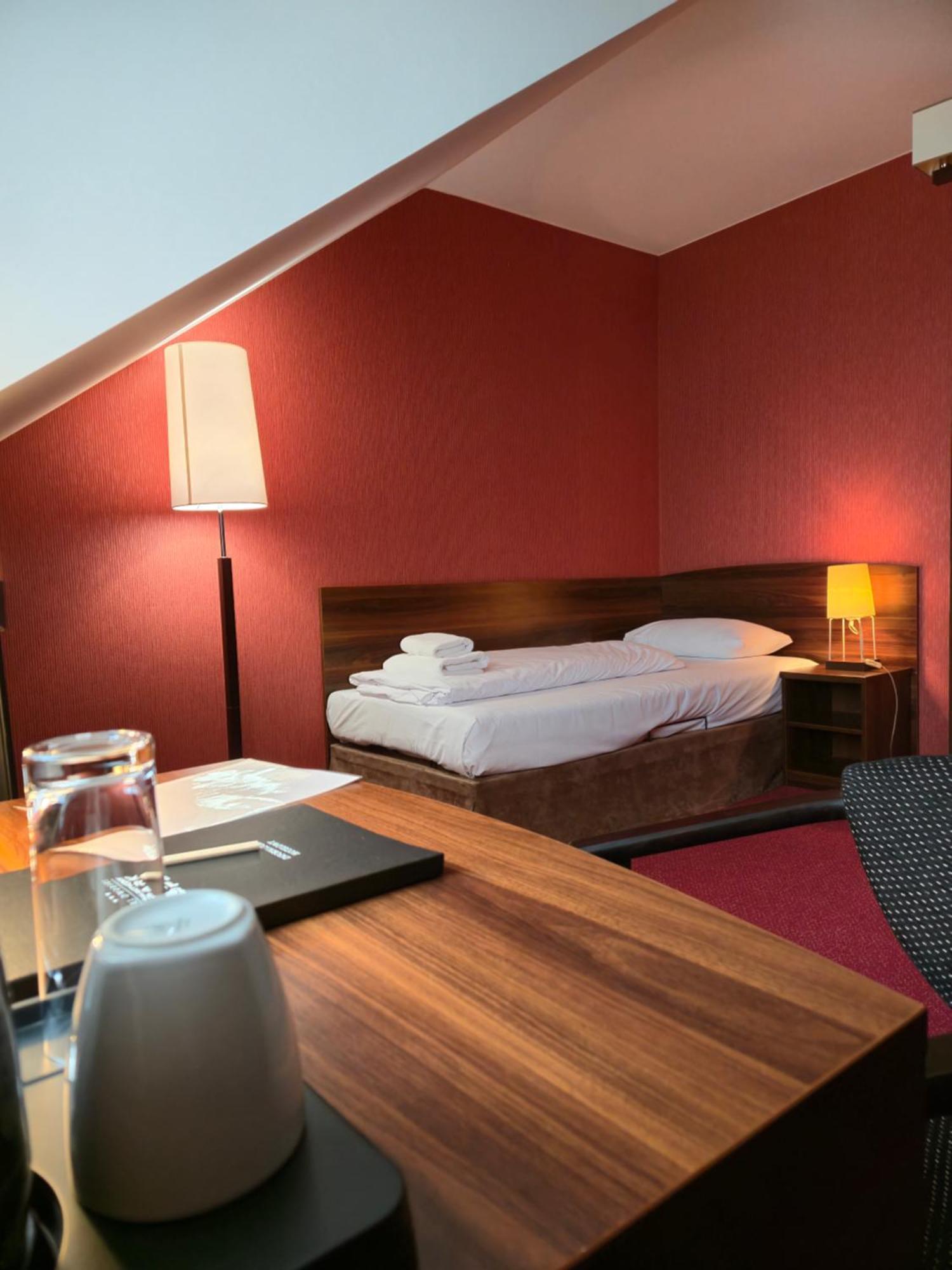 Hotel Dworski Galaktyczny Park Warzymice المظهر الخارجي الصورة