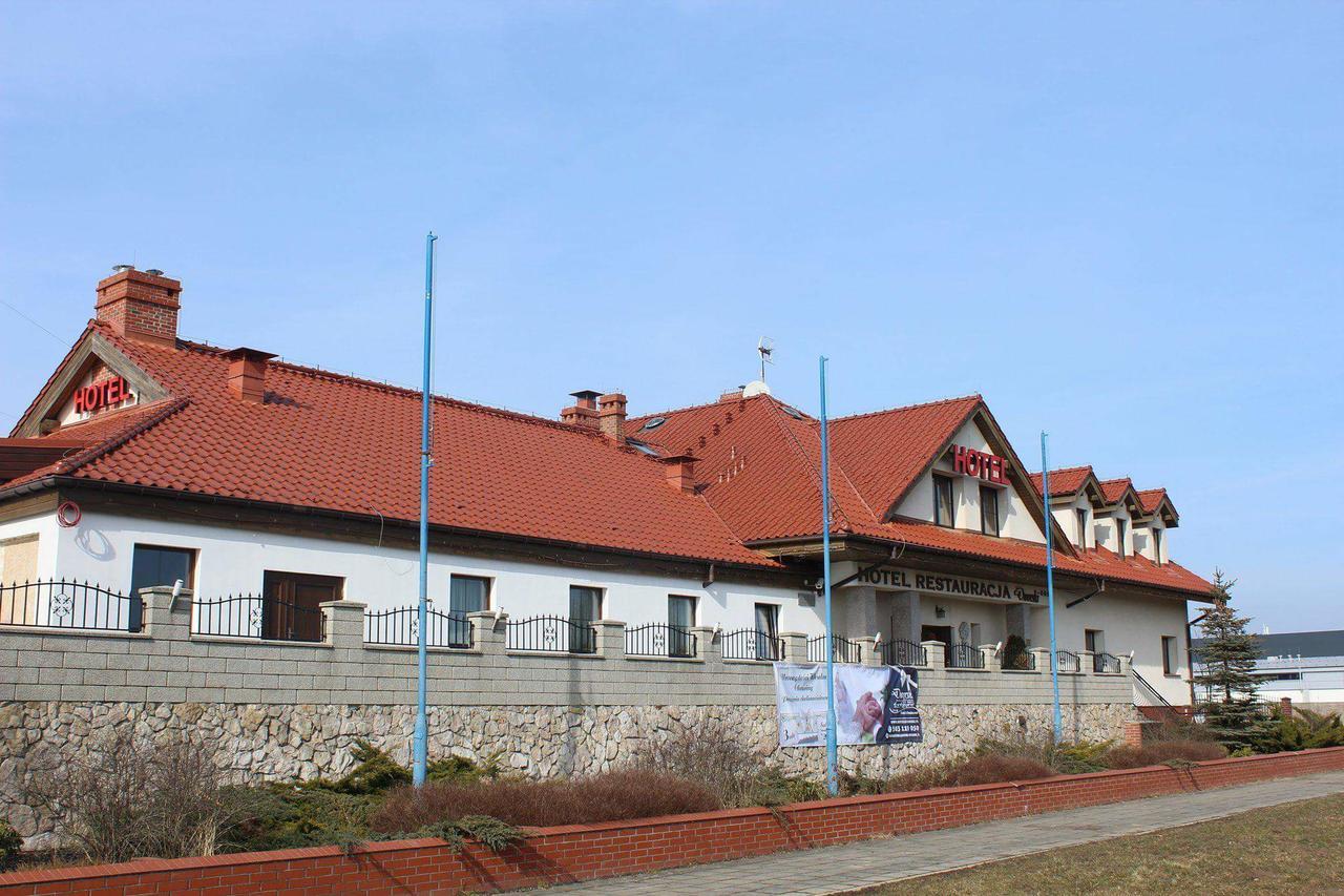 Hotel Dworski Galaktyczny Park Warzymice المظهر الخارجي الصورة